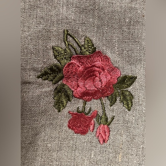 Embroidered Doily with Roses. H39‎ - Picture 6 of 7